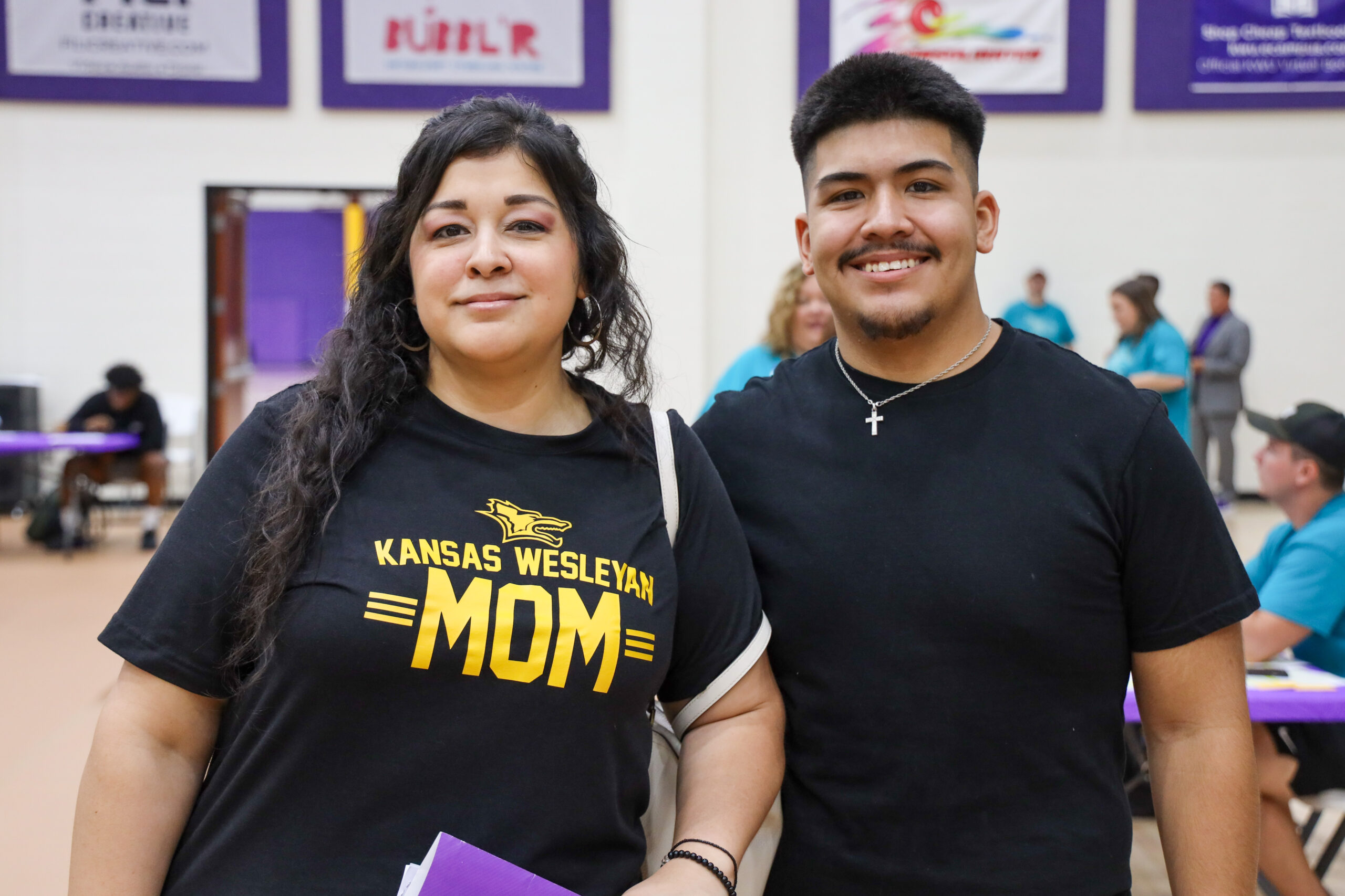 Student with family at move-in