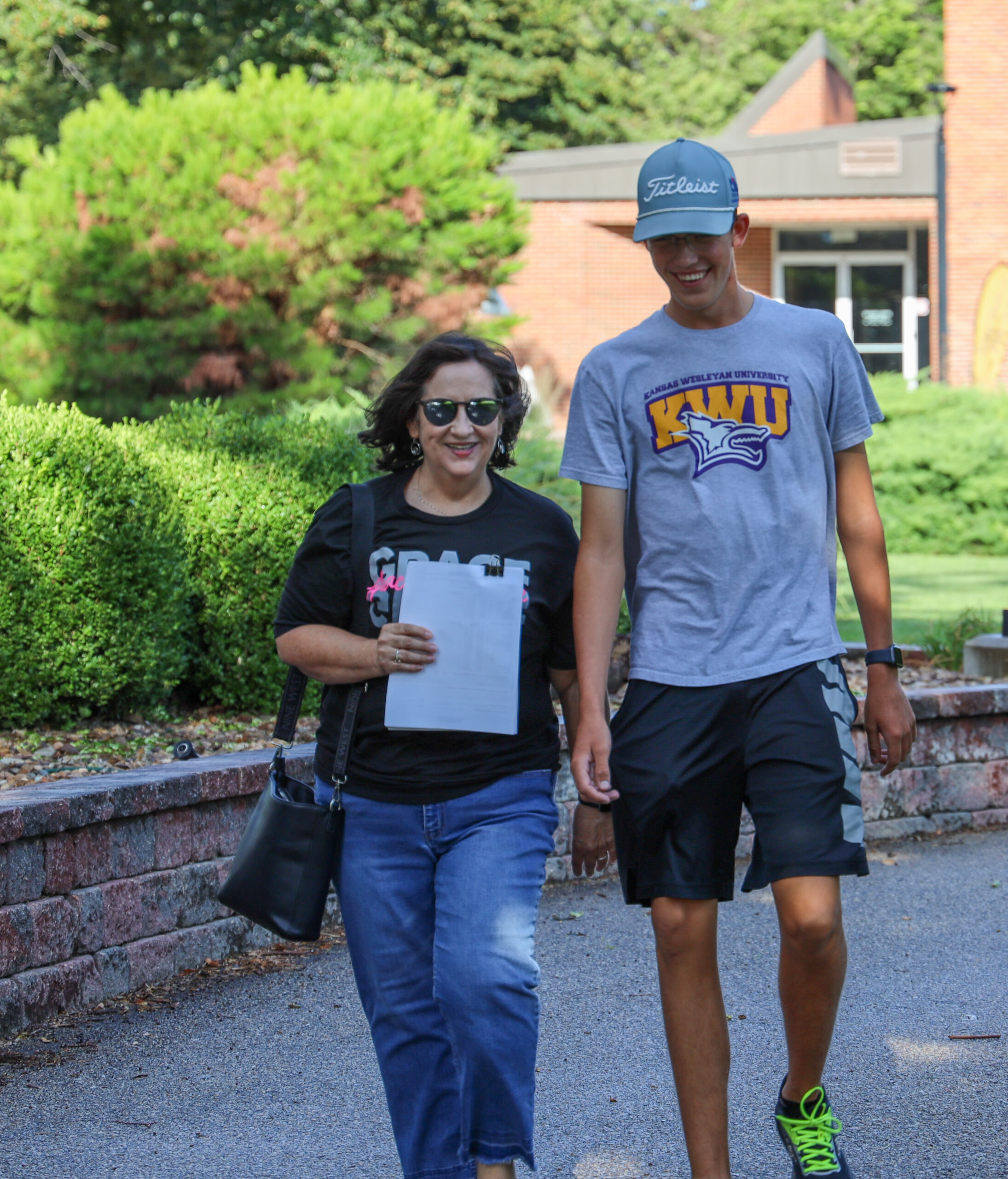 Student with family at move-in