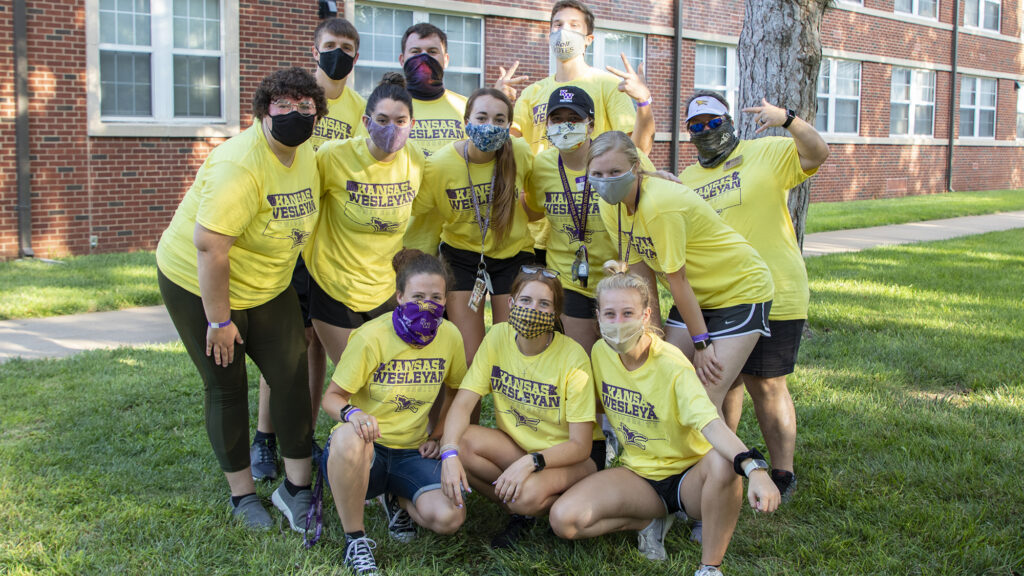 Students wearing masks on campus