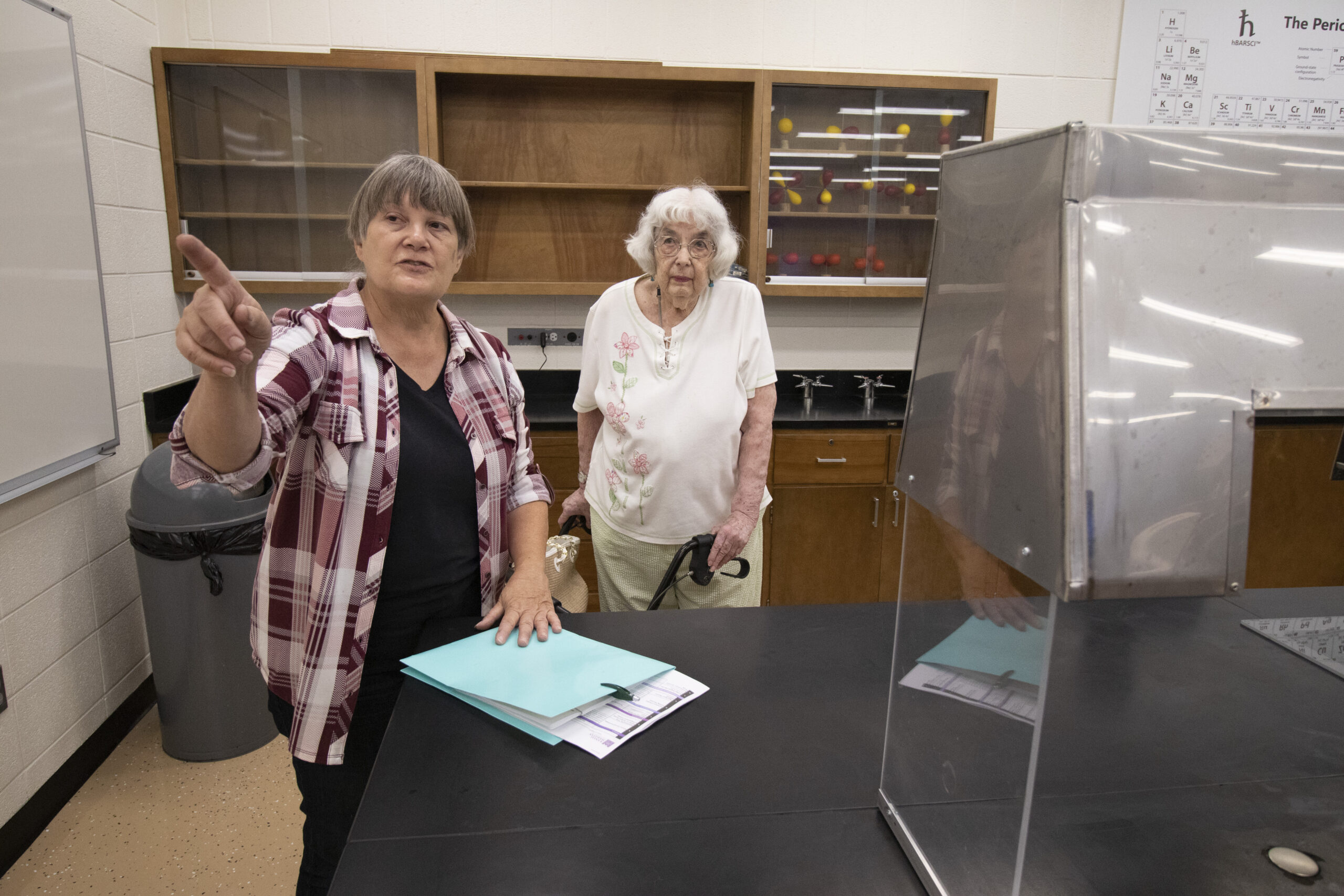 Chemistry professor gives tour to Barbara Hauptli