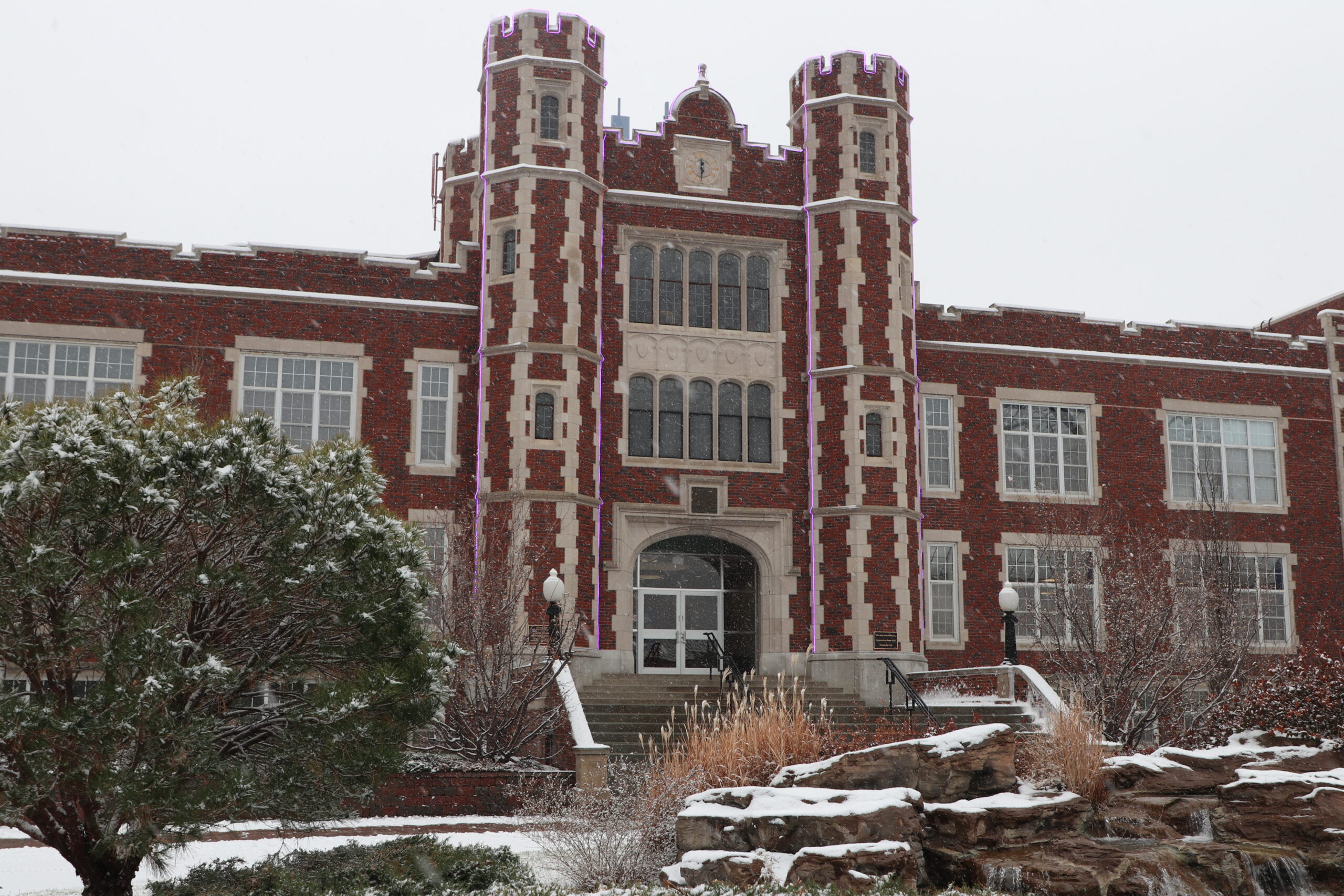 Pioneer Hall - Light Snow - January 5, 2024