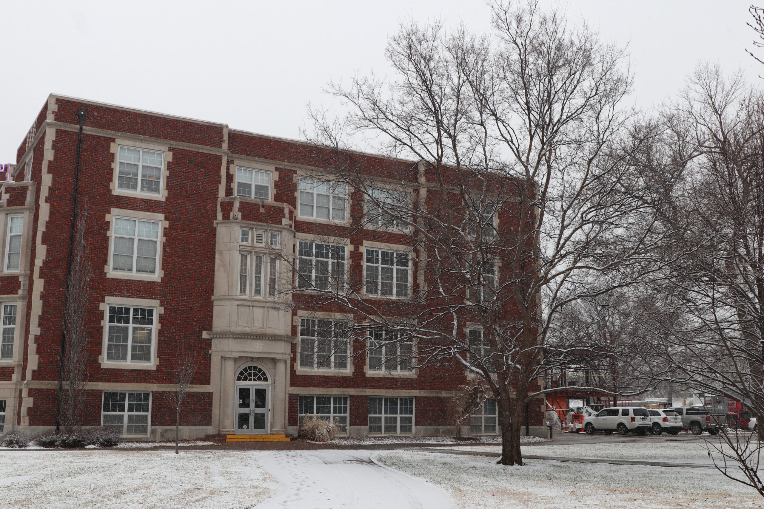 Pioneer Hall - Light Snow - January 5, 2024