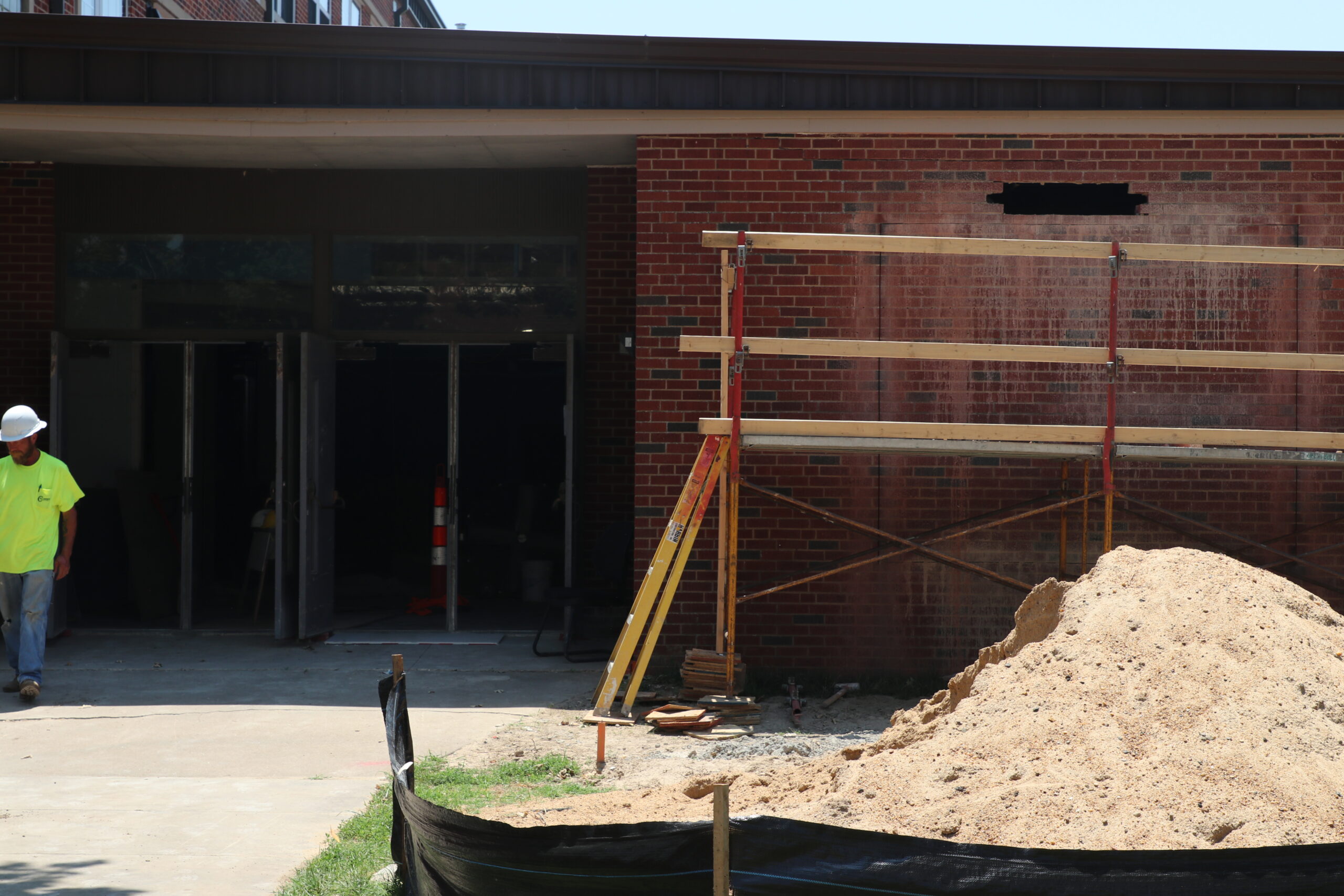 Exterior Pfeiffer Hall