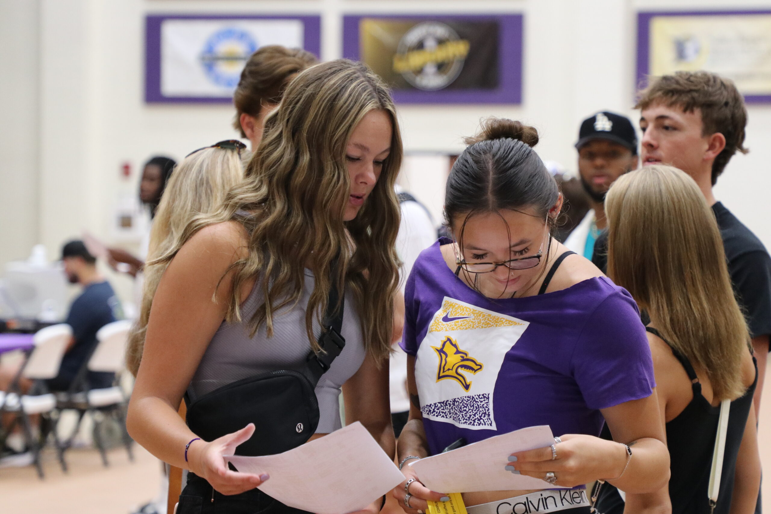 Student with family at move-in