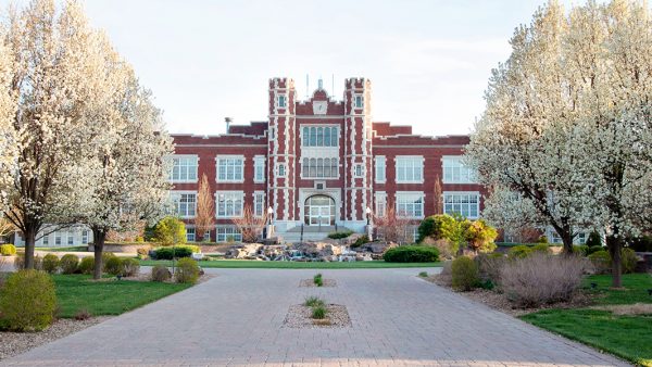 Pioneer Hall walk